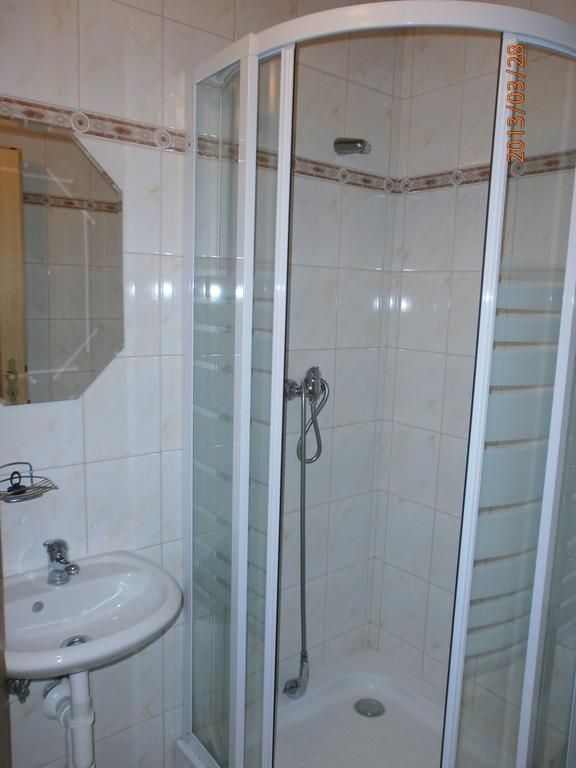 Horska Chata Roubenka Strazne Ngoại thất bức ảnh